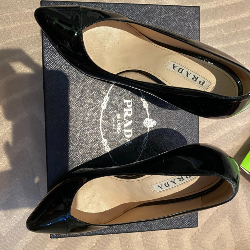 Prada Patent pumps size 39